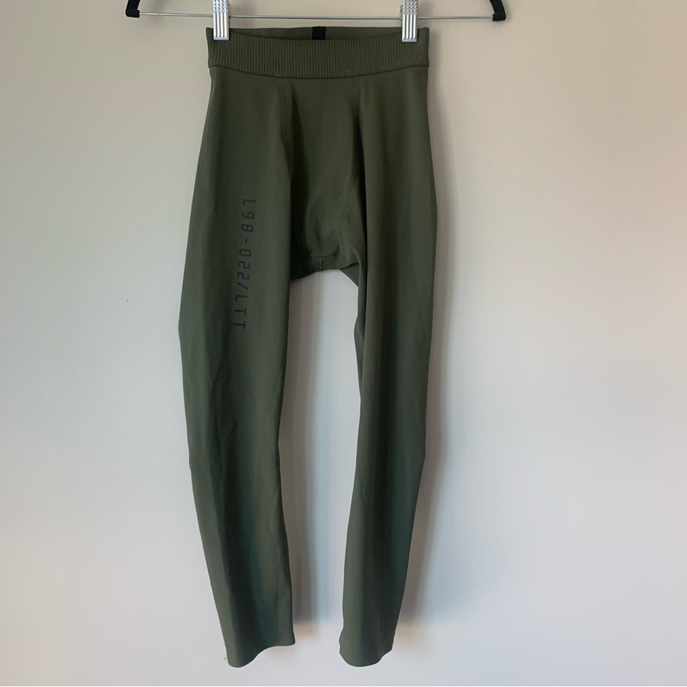 Lululemon Athletica License to Train Tight 21” Luxtreme Size XS